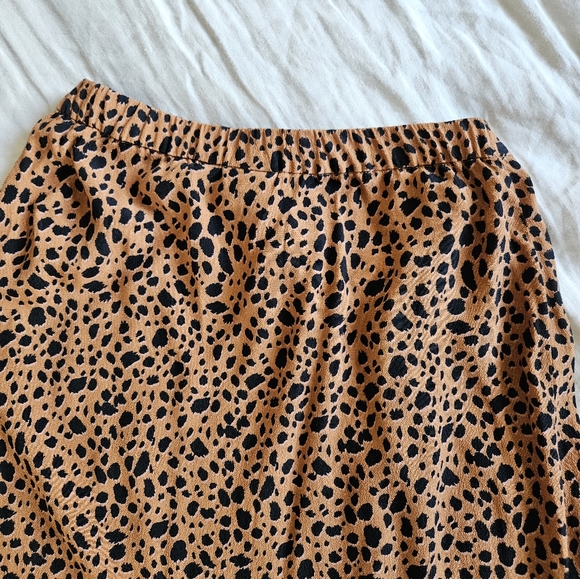 Gap Leopard Print Asymmetrical Hem Midi Skirt - Picture 4 of 8